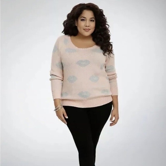 Torrid Pink Silver metallic Lip Print fuzzy Crewneck sweater size 2X - Picture 16 of 16
